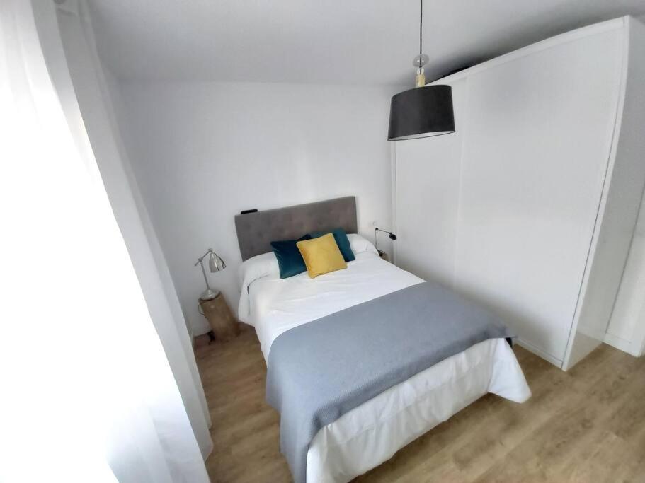 Luminoso Apartamento En El Centro, Con Mucho Arte Siviglia Esterno foto