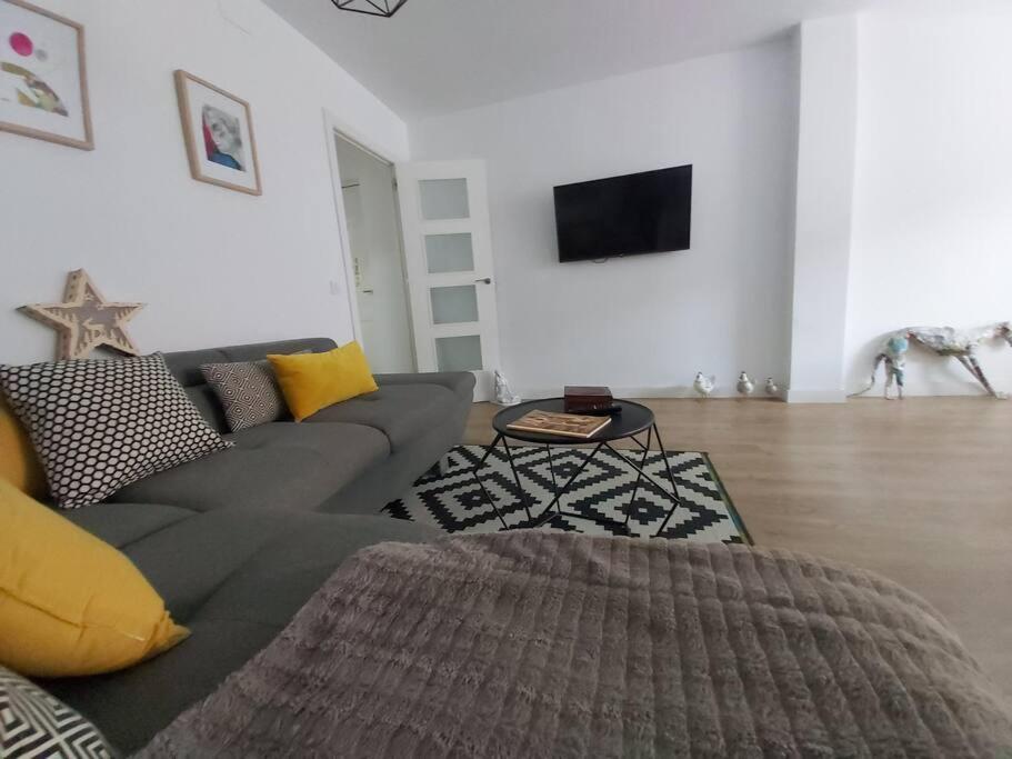 Luminoso Apartamento En El Centro, Con Mucho Arte Siviglia Esterno foto