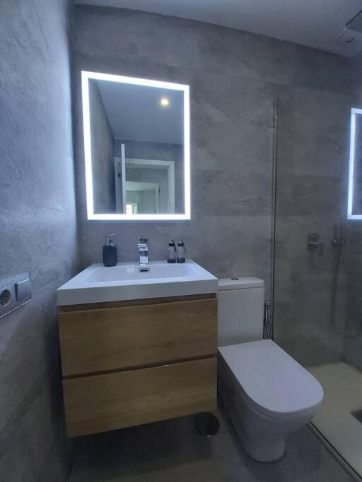 Luminoso Apartamento En El Centro, Con Mucho Arte Siviglia Esterno foto