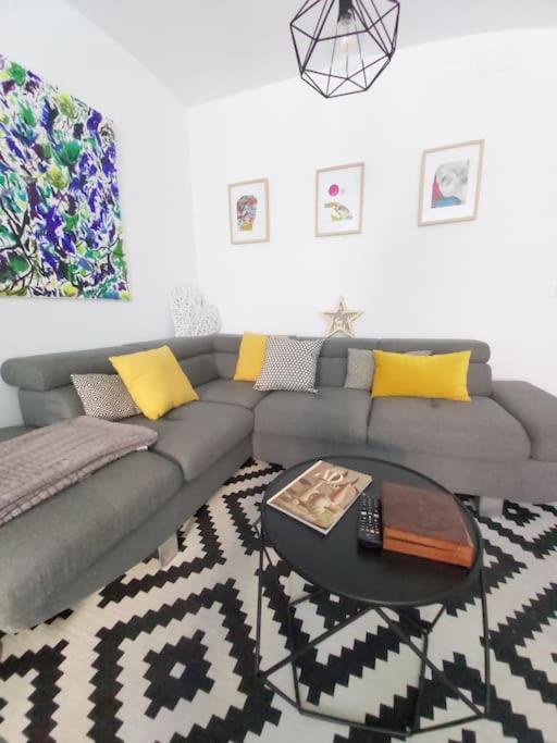 Luminoso Apartamento En El Centro, Con Mucho Arte Siviglia Esterno foto