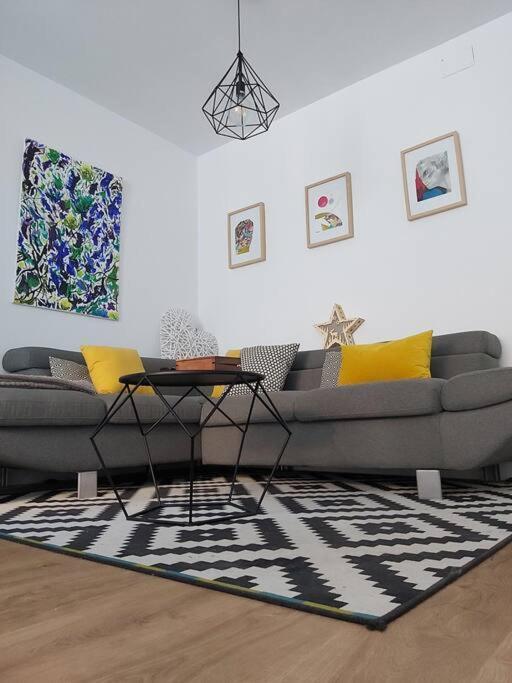 Luminoso Apartamento En El Centro, Con Mucho Arte Siviglia Esterno foto